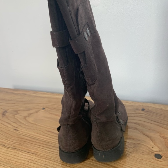 brown knee high boots - Picture 3 of 3